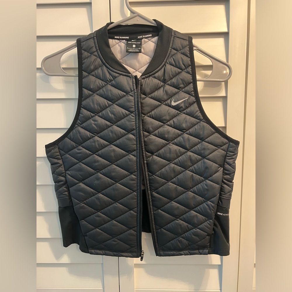 Women’s Nike aerolayer vest